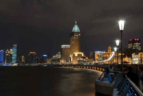 Shanghai's Bund, an old colonial district along the banks of the Huangpu River, is a fascinating contrast to the modern buildings on the other side