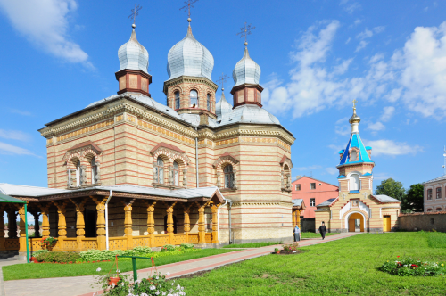 Eine russisch-orthodoxe Kirche in der Stadt Jekabpils
