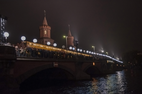 Berlin feiert den 25. Jahrestag des Mauerfalls, hier an der Oberbaumbrücke