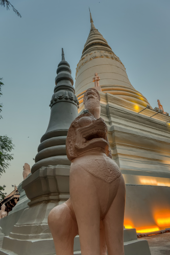 Angkor Wat und seine Umgebung (hier: Wat Phnom-Tempel) sind unvergesslich